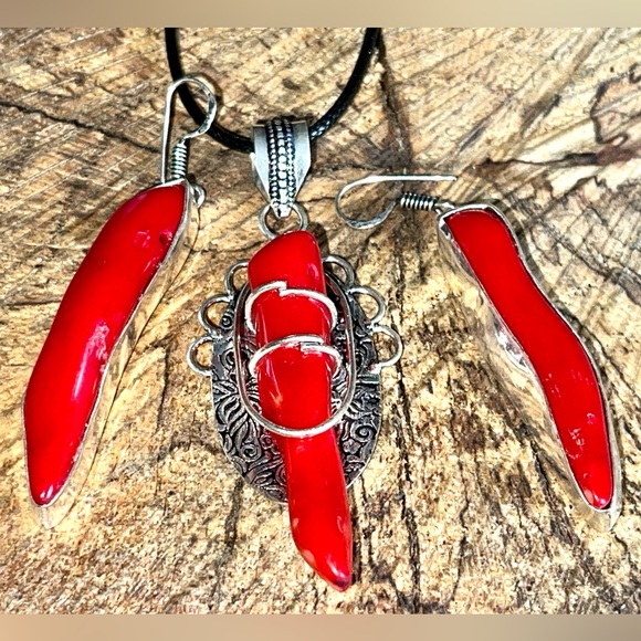 Red Coral Pendant & Earrings Set - Picture 8 of 10